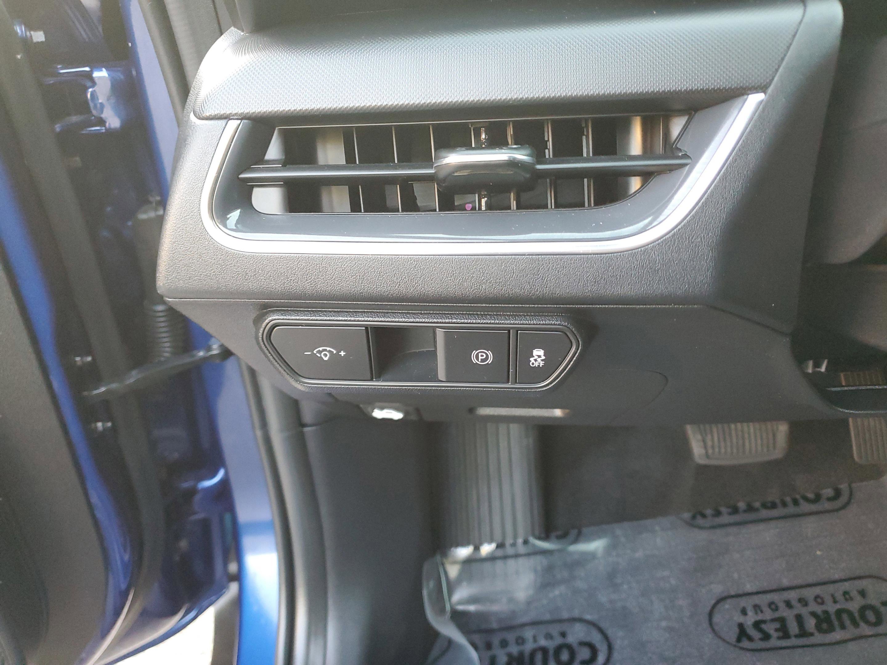 Certified 2025 Kia K4 EX FWD image 27