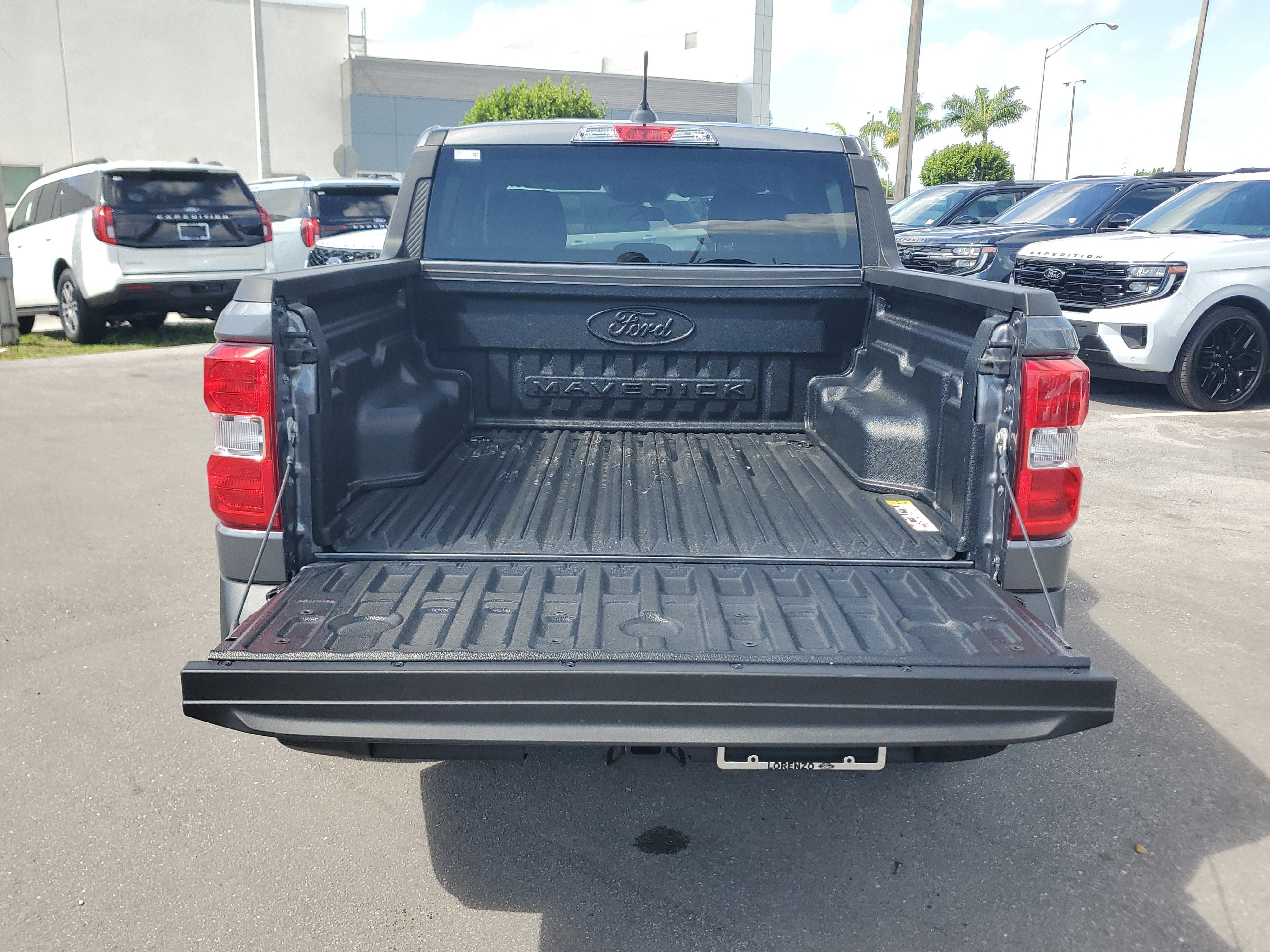 New 2026 Ford Maverick XLT w/ XLT Luxury Package FWD image 9