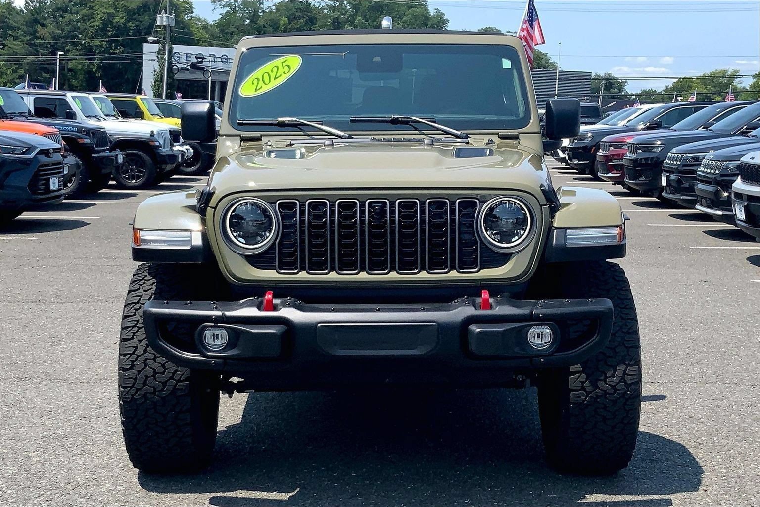 Certified 2025 Jeep Wrangler Unlimited Rubicon AWD/4WD image 3