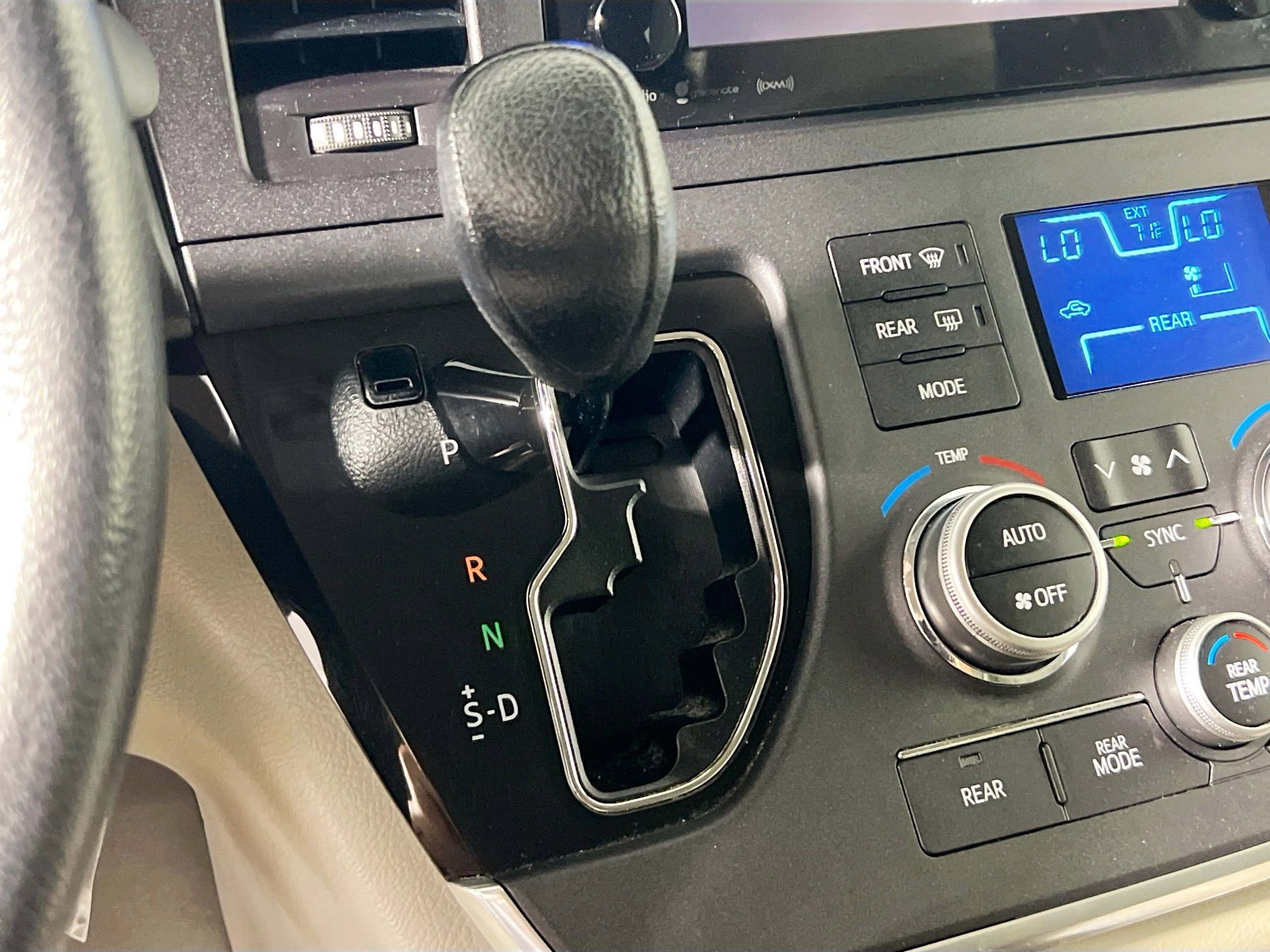 Used 2016 Toyota Sienna LE image 24