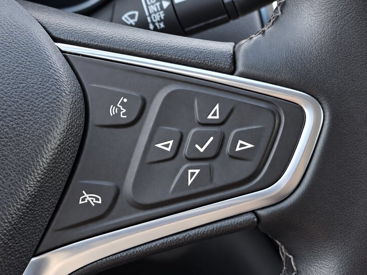 Certified 2024 Chevrolet Equinox LT AWD/4WD image 26