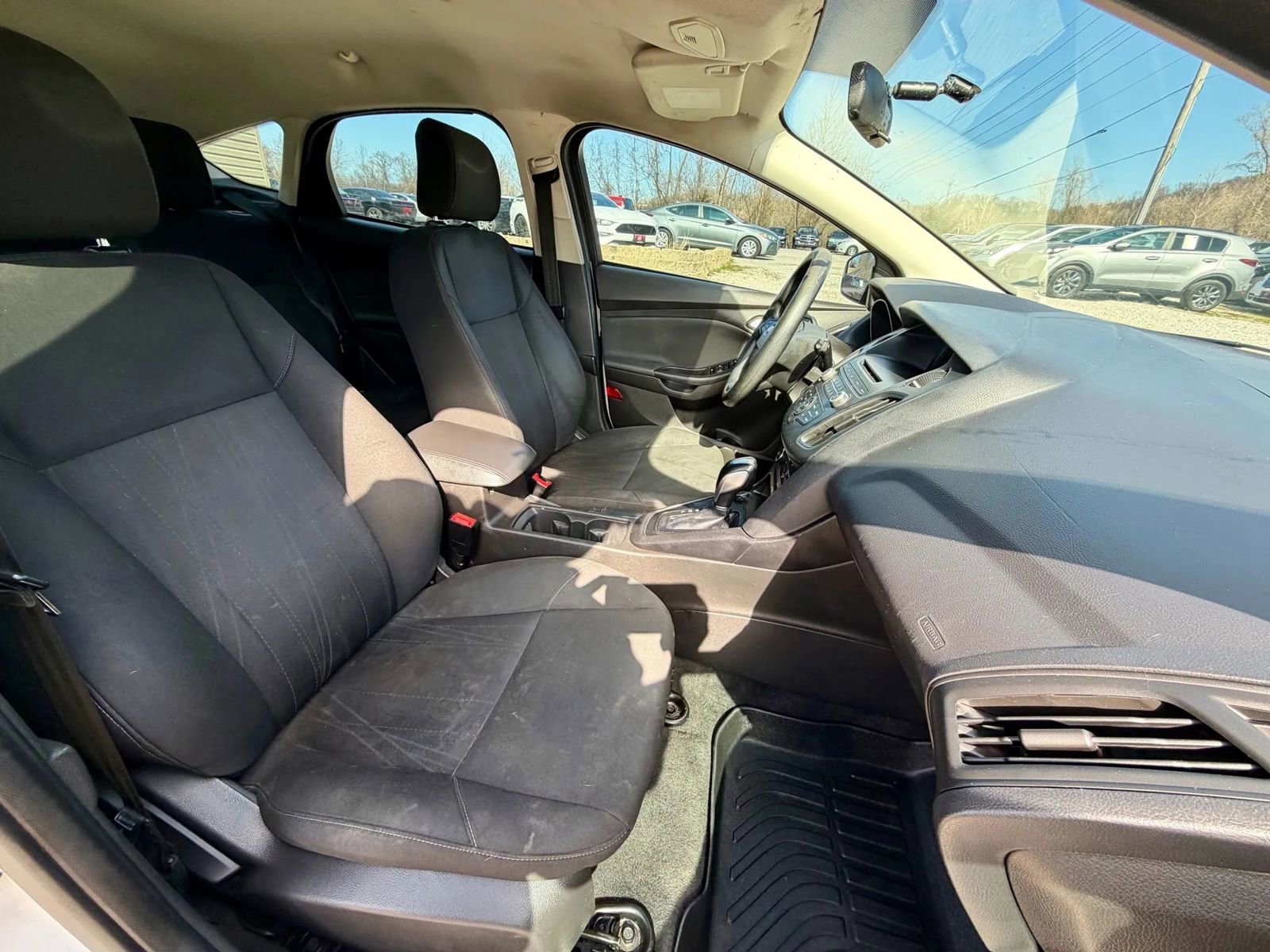 Used 2015 Ford Focus SE image 14
