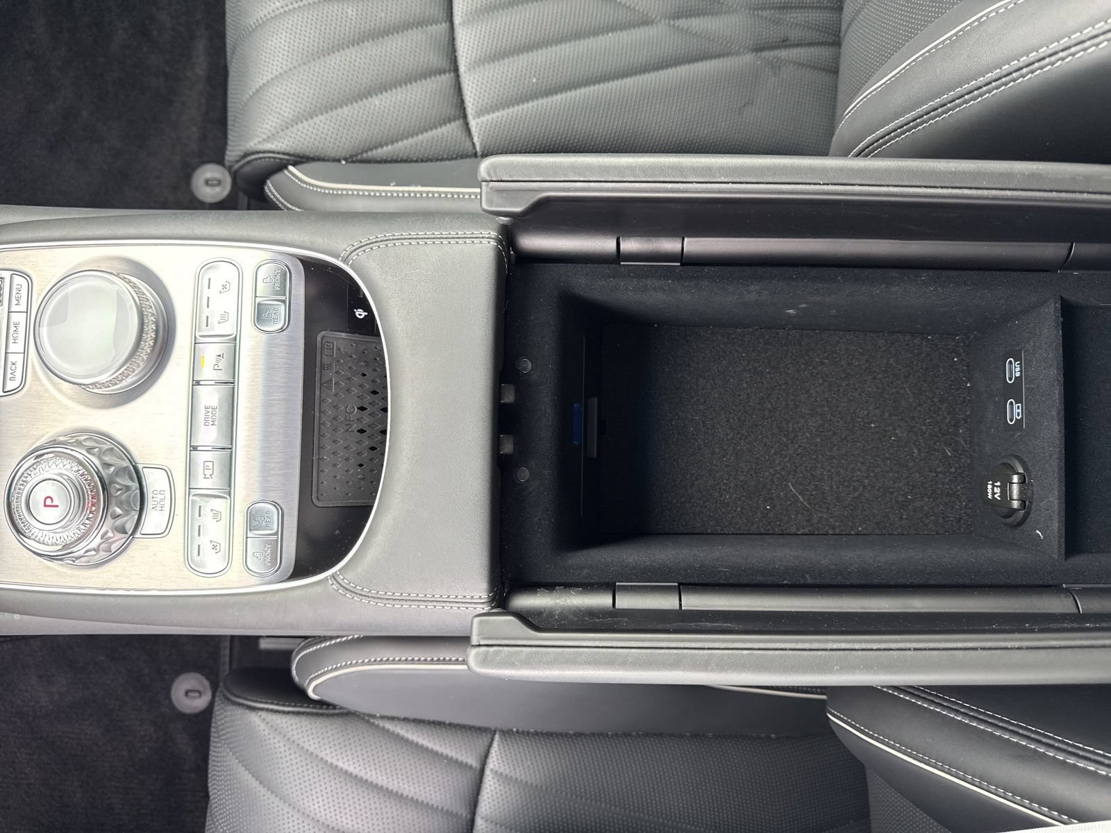 Used 2025 Genesis G90 3.5T AWD/4WD image 28