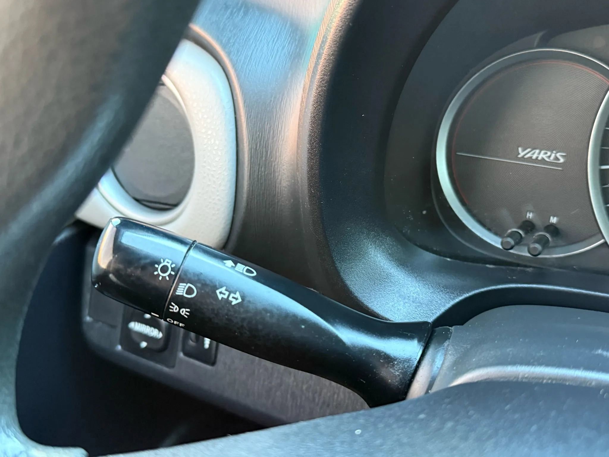 Used 2013 Toyota Yaris LE image 36