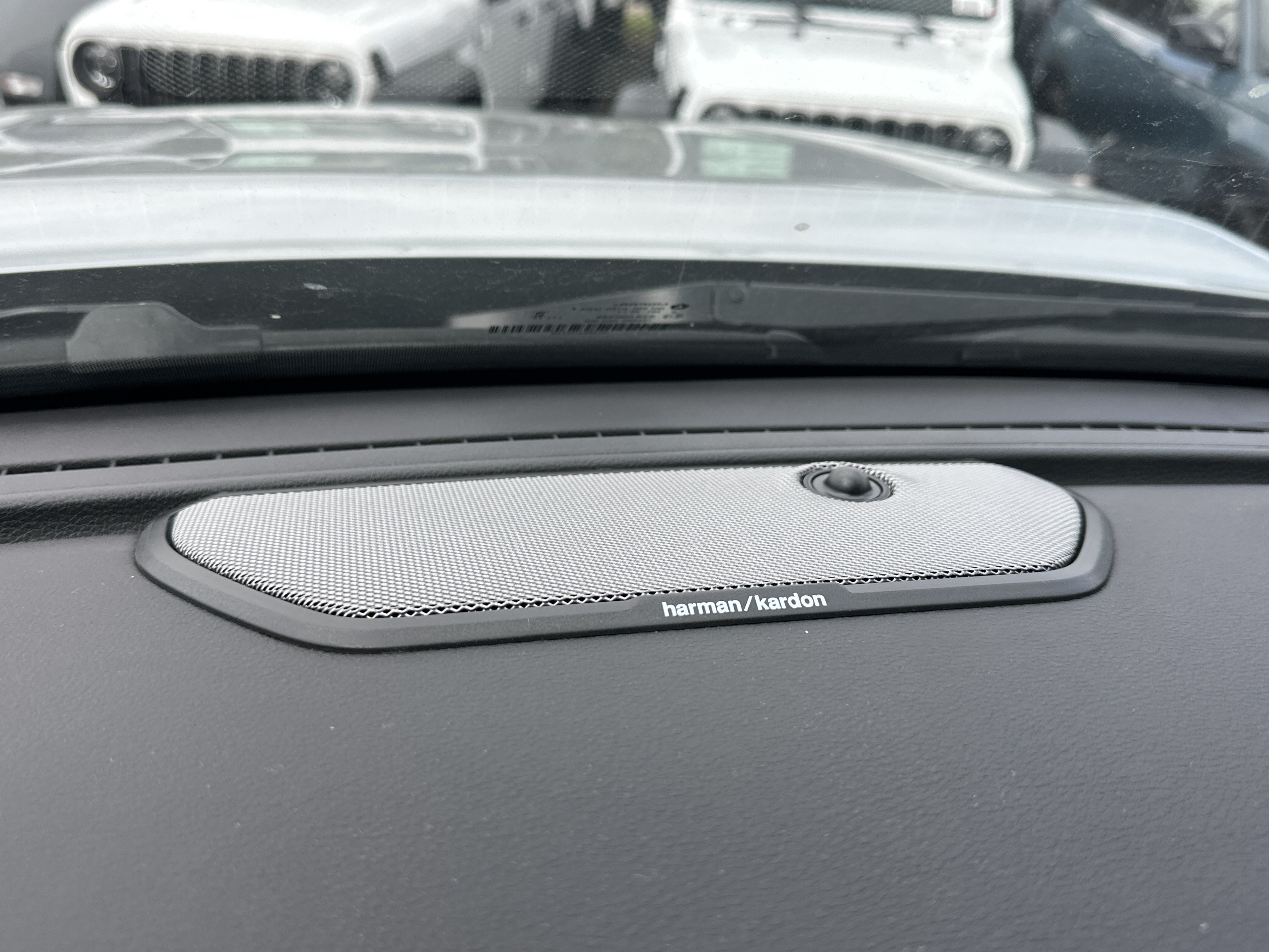 New 2026 RAM 2500 Laramie AWD/4WD image 8