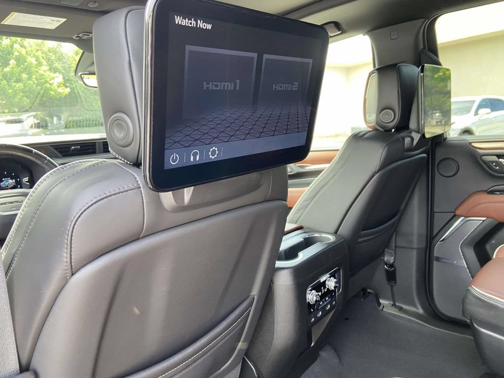 Used 2023 GMC Yukon XL Denali Ultimate AWD/4WD image 13