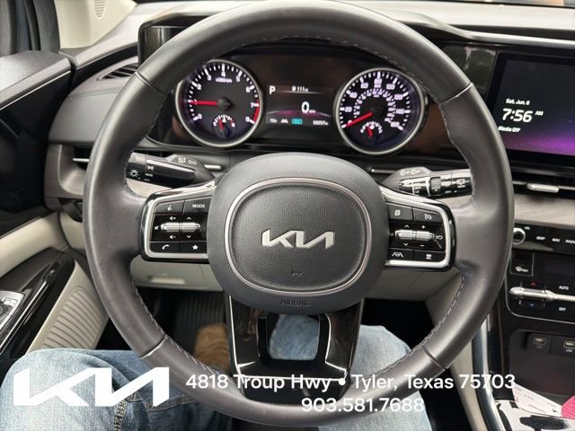 Used 2024 Kia Carnival EX FWD image 18