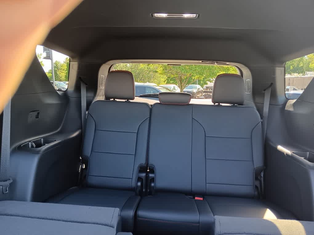 Used 2024 Chevrolet Traverse RS AWD/4WD image 16