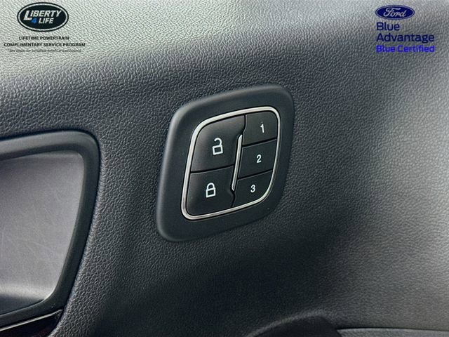 Used 2022 Ford Escape SEL w/ SEL Stealth AWD Package image 34