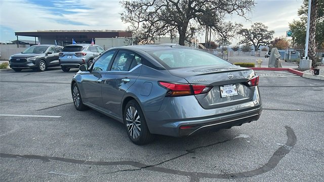 Used 2025 Nissan Altima 2.5 SV image 5