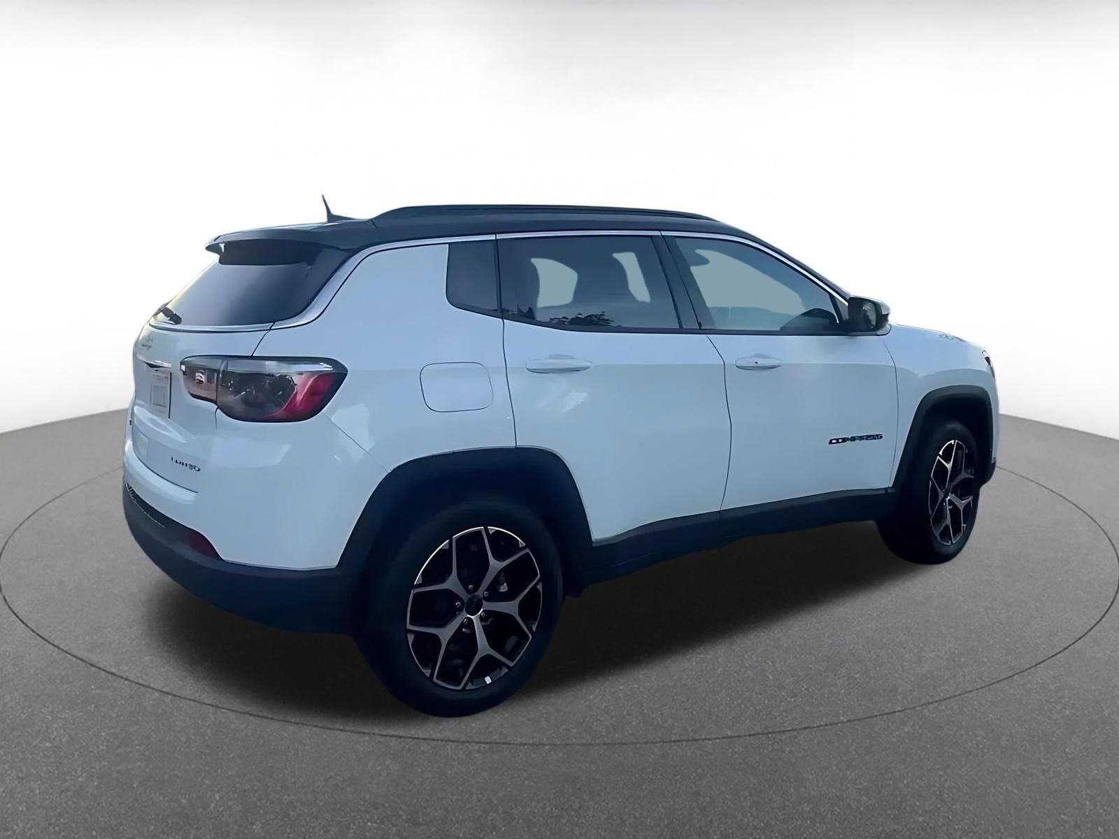 Used 2025 Jeep Compass Limited AWD/4WD image 14