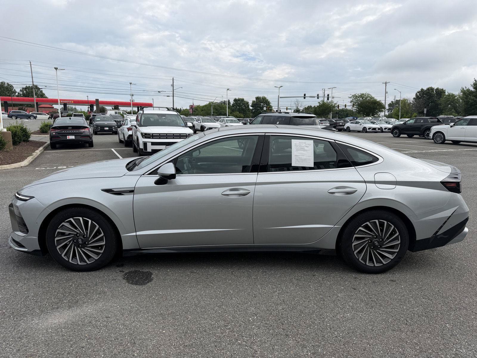 Certified 2025 Hyundai Sonata Limited FWD image 27