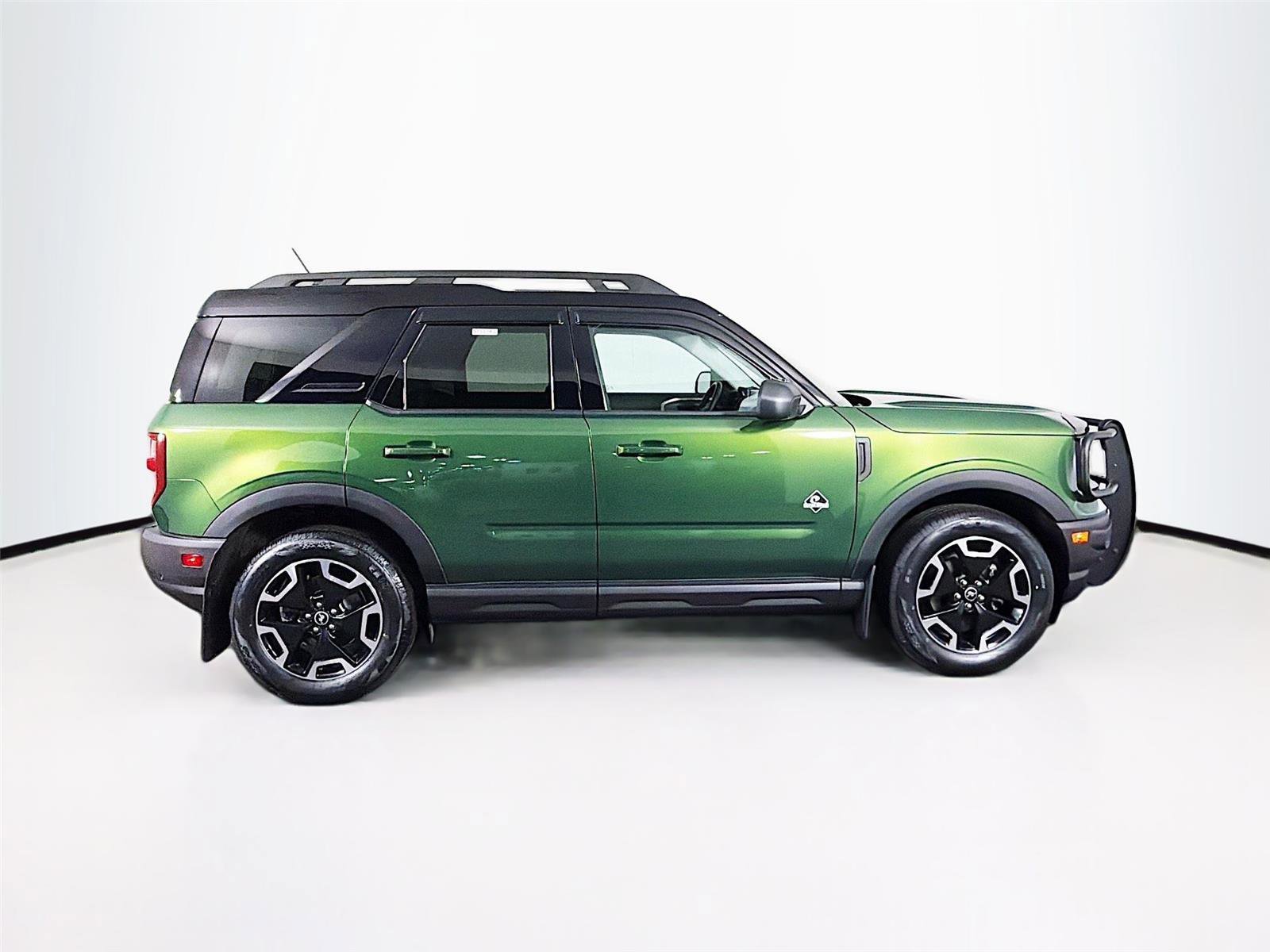 Used 2023 Ford Bronco Sport Outer Banks w/ Tech Package AWD/4WD image 8