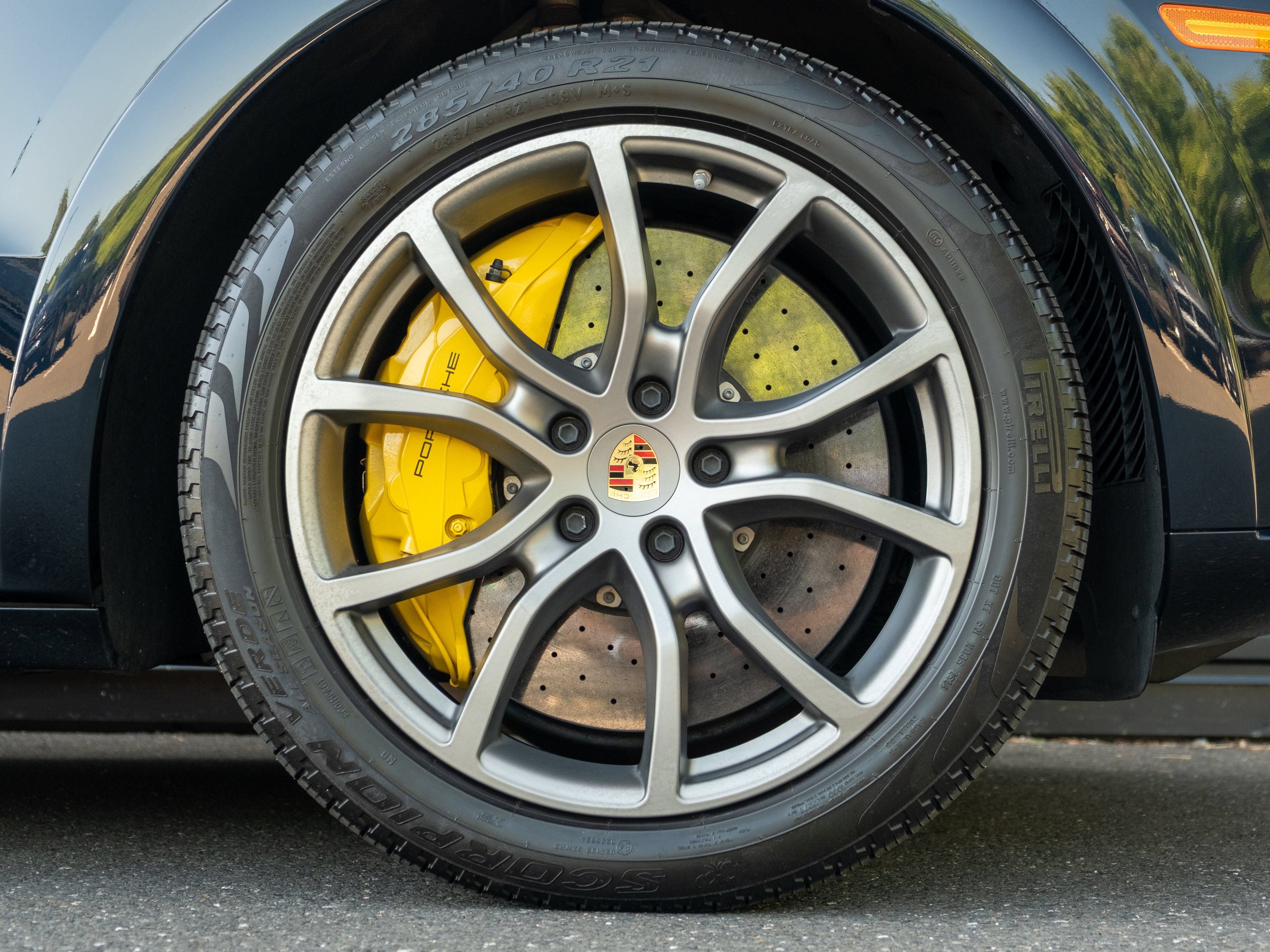 Certified 2023 Porsche Cayenne Turbo S AWD/4WD image 15