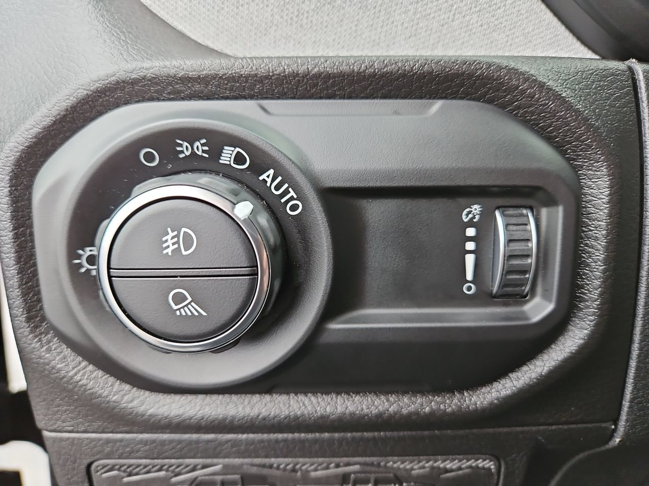 New 2026 Jeep Gladiator Sport AWD/4WD image 29