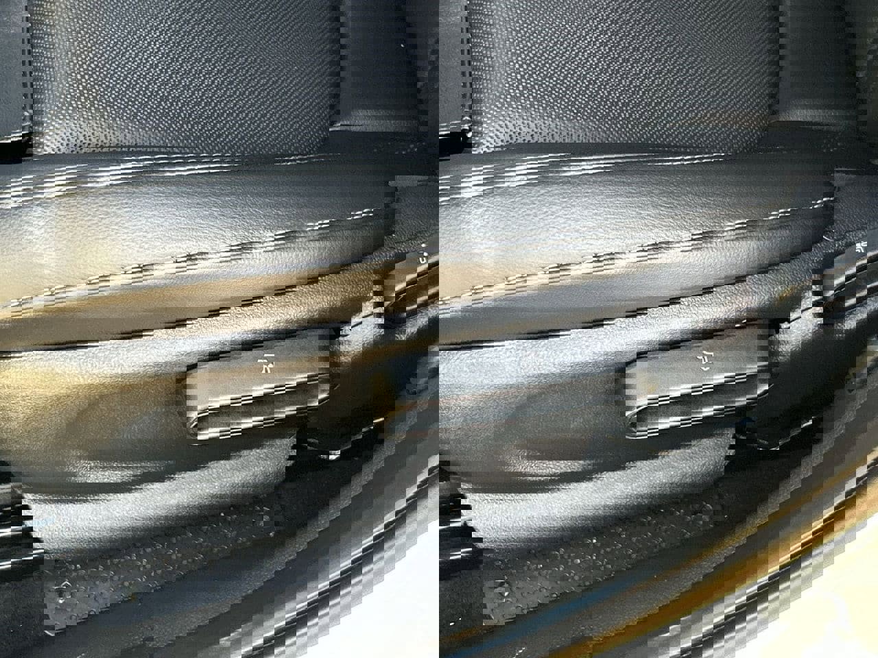 Used 2019 MINI Cooper S w/ Signature Upholstery Package image 17