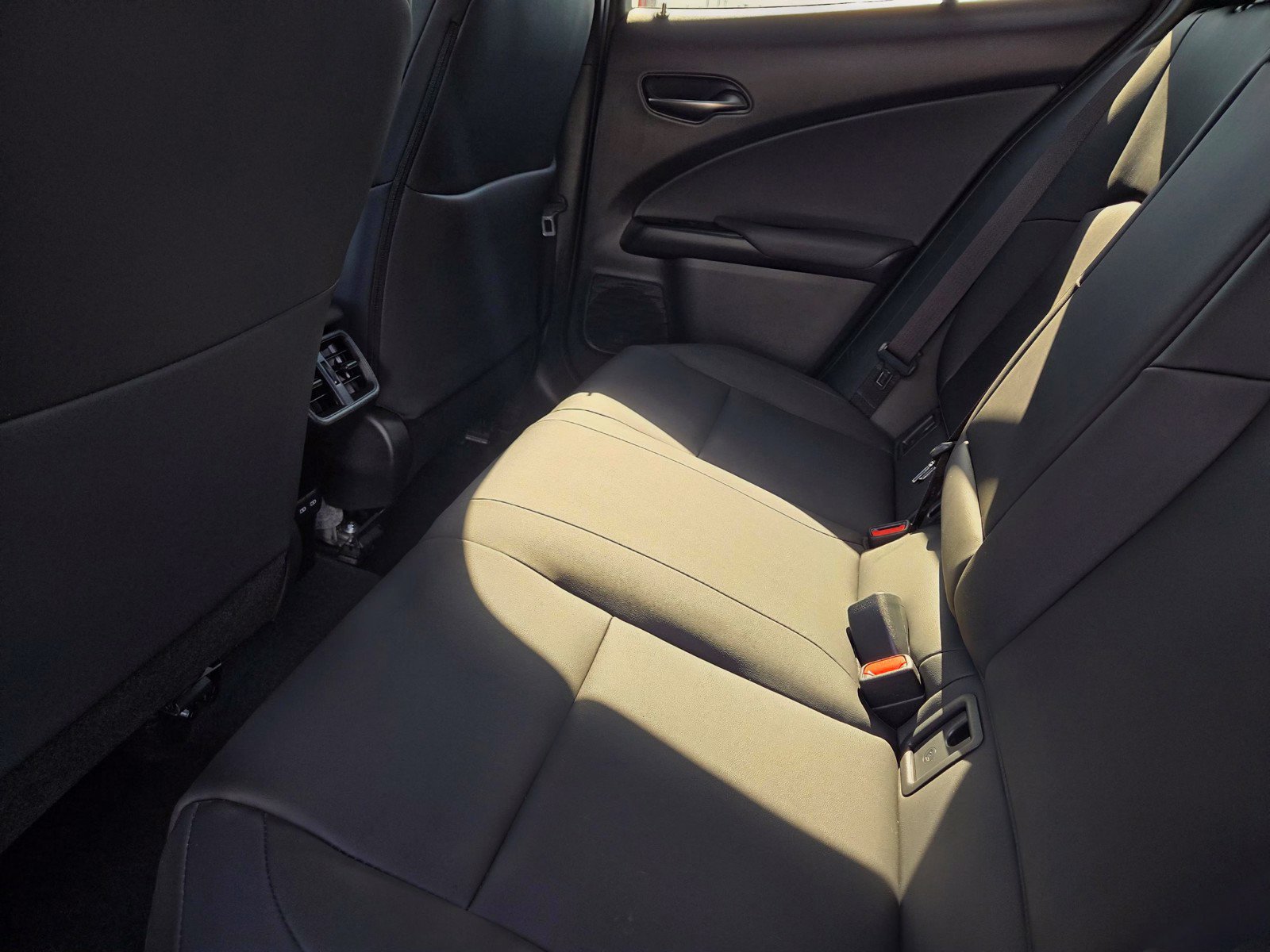 Used 2022 Lexus UX 200 w/ Accessory Package (Z2) FWD image 16