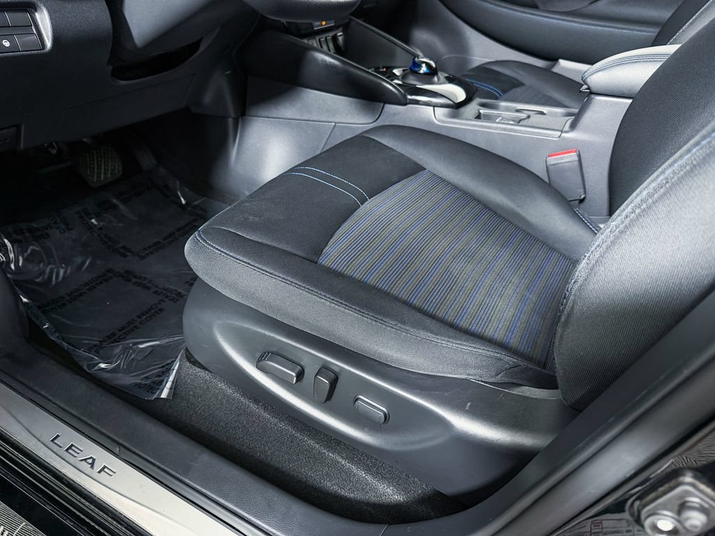 Certified 2023 Nissan Leaf SV Plus FWD image 26