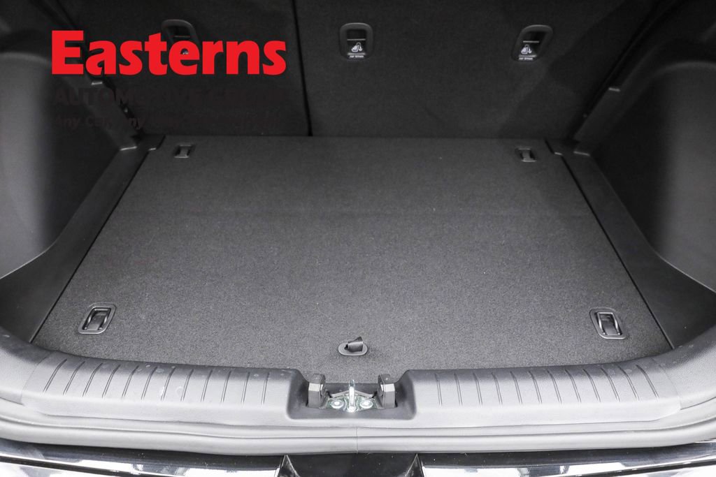 Used 2025 Hyundai Venue SE image 9