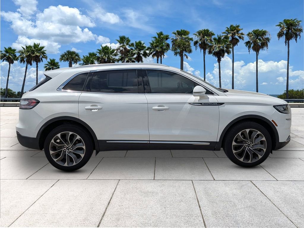 Used 2023 Lincoln Nautilus Reserve FWD image 6