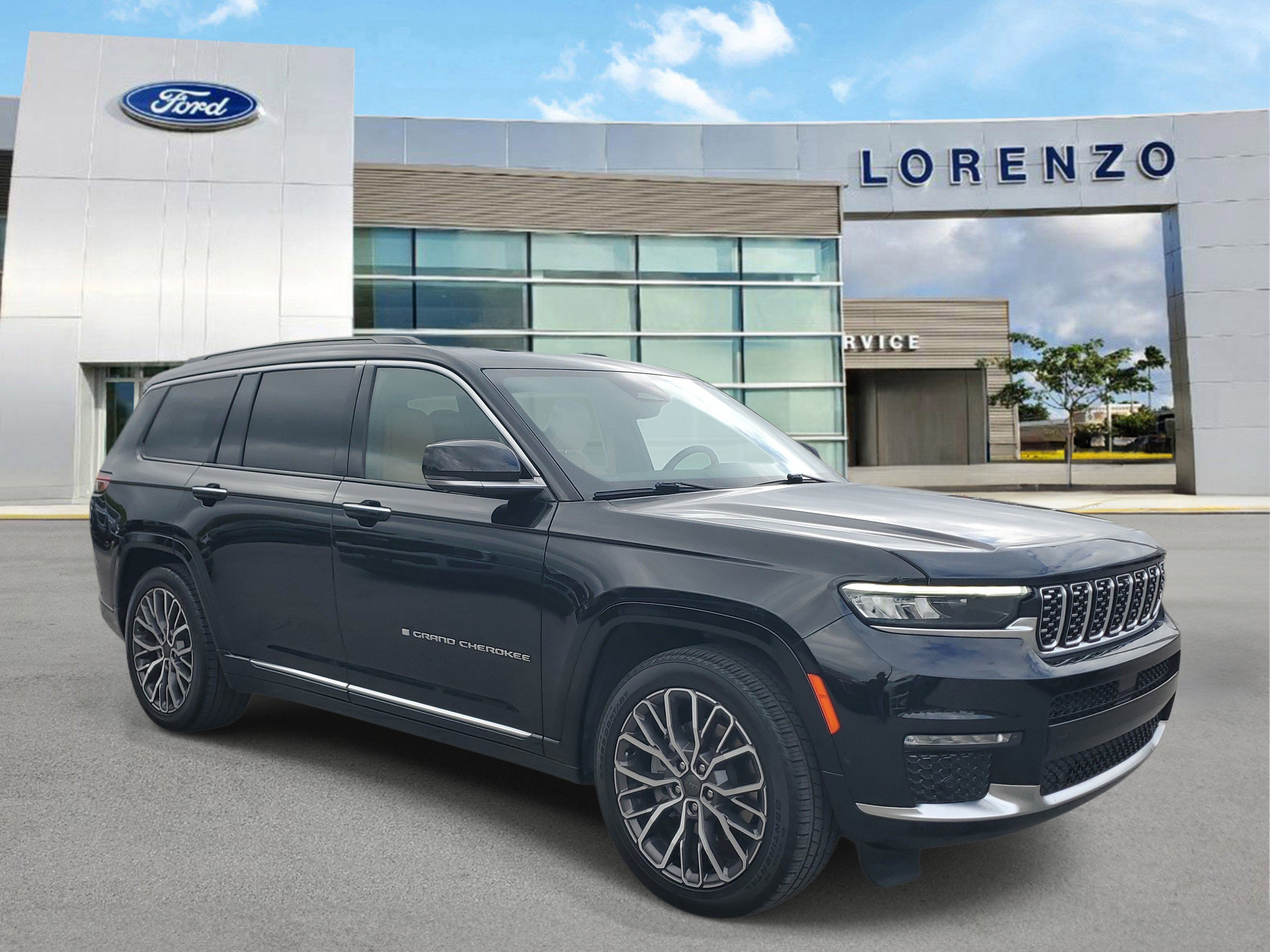 Used 2024 Jeep Grand Cherokee L Summit AWD/4WD image 3