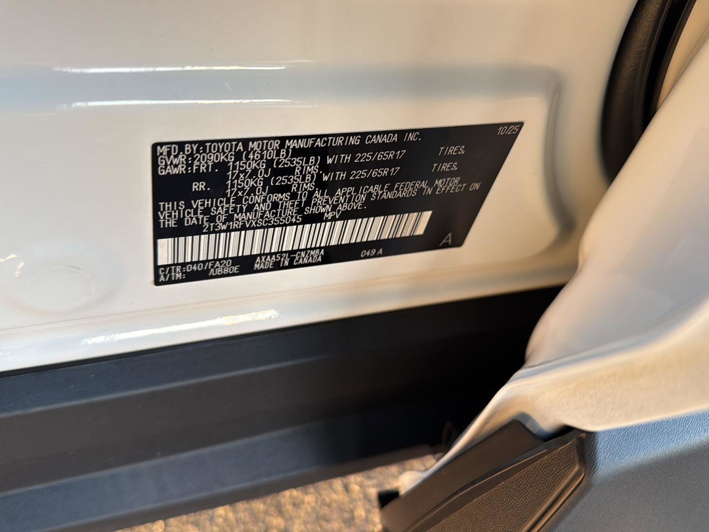 Used 2025 Toyota RAV4 XLE image 38