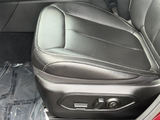 Used 2024 Jeep Grand Cherokee Limited w/ Black Appearance Package AWD/4WD image 12