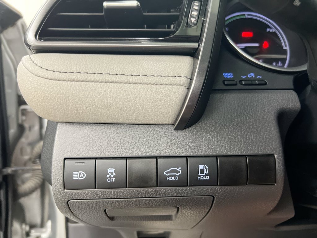 Used 2021 Toyota Camry XLE w/ Navigation Upgrade Package FWD image 19