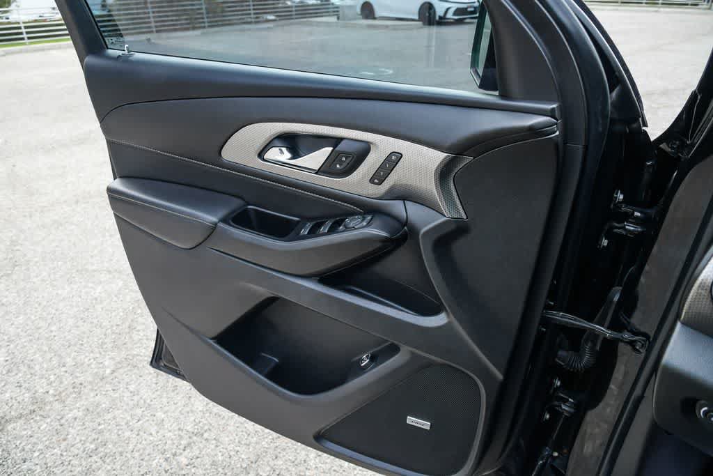 Used 2022 Chevrolet Traverse Premier FWD image 26
