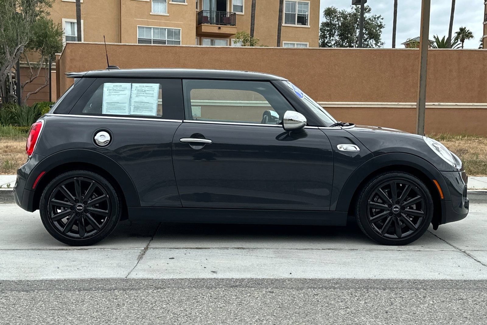 Used 2017 MINI Cooper S FWD image 3