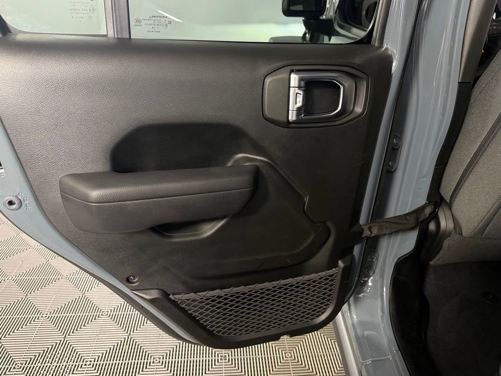 Used 2025 Jeep Wrangler Willys 4xe image 28