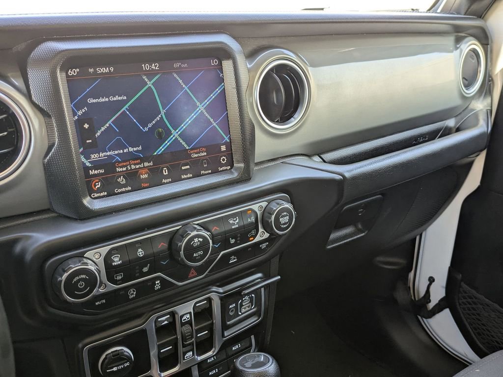 Used 2022 Jeep Wrangler Unlimited Sahara w/ Cold Weather Group AWD/4WD image 15
