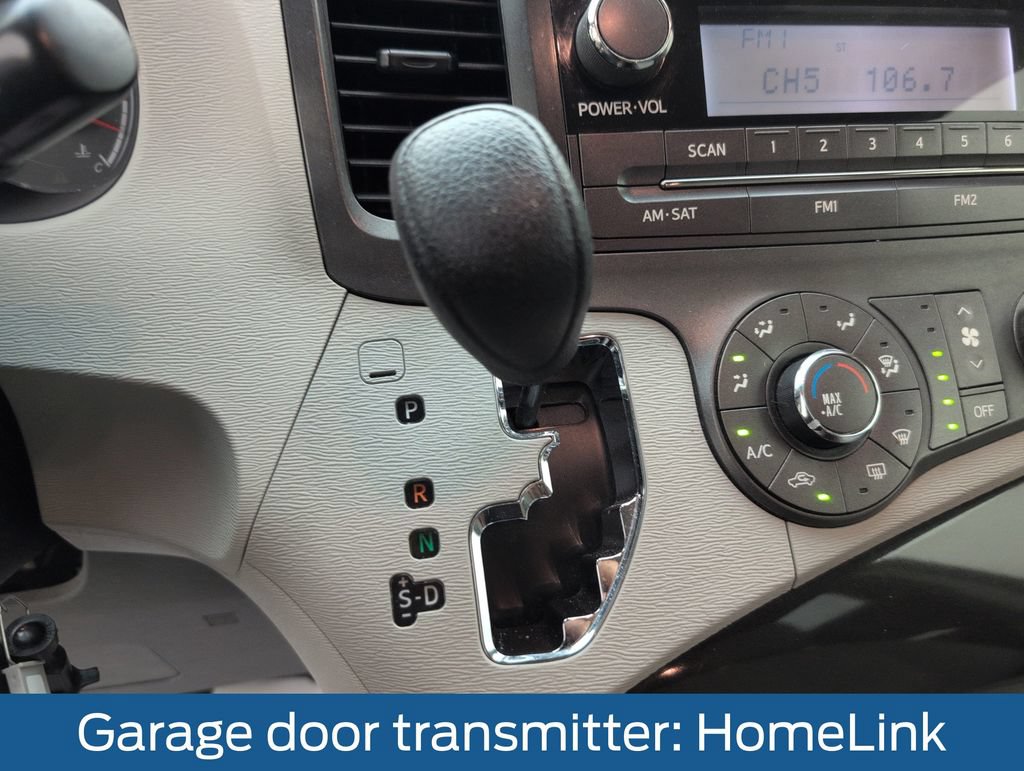 Used 2013 Toyota Sienna L FWD image 27
