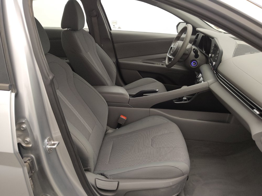 Used 2021 Hyundai Elantra SE FWD image 21