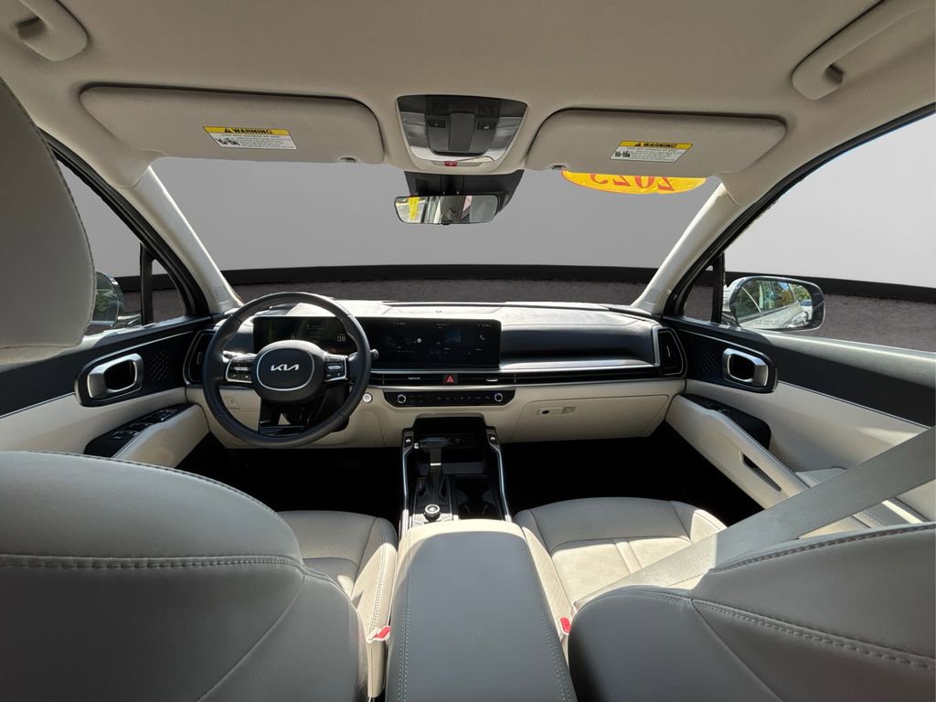 Certified 2025 Kia Sorento S image 25