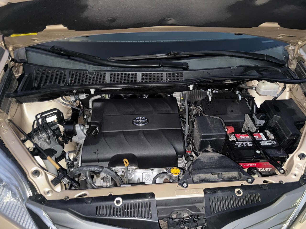 Used 2014 Toyota Sienna XLE FWD image 23