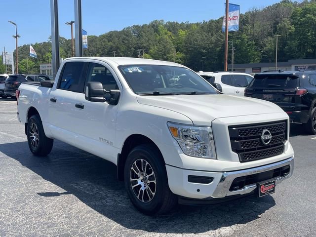 Used 2024 Nissan Titan SV w/ SV Convenience Package image 6