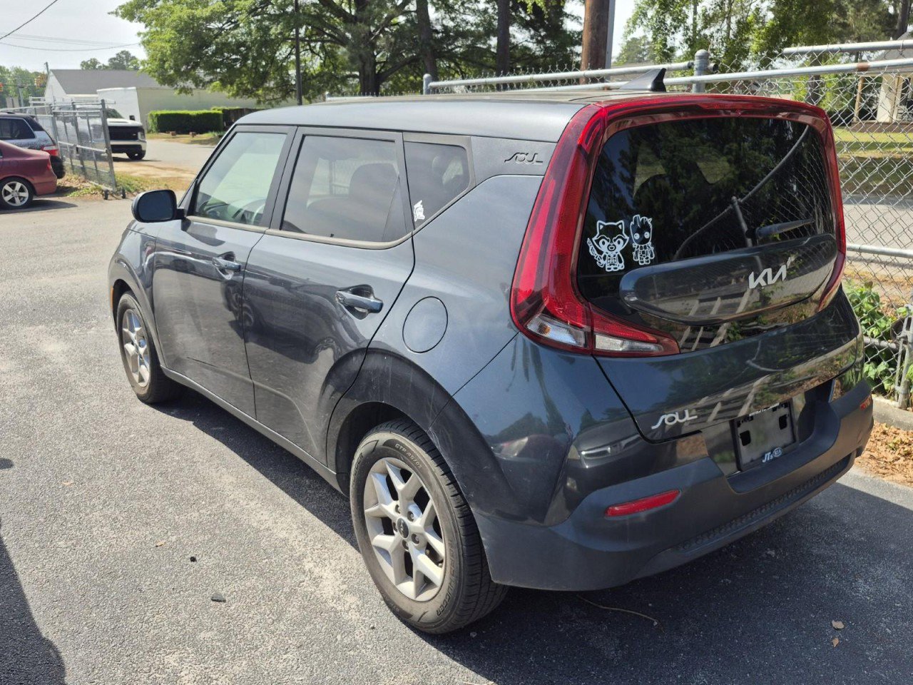 Used 2022 Kia Soul S FWD image 2
