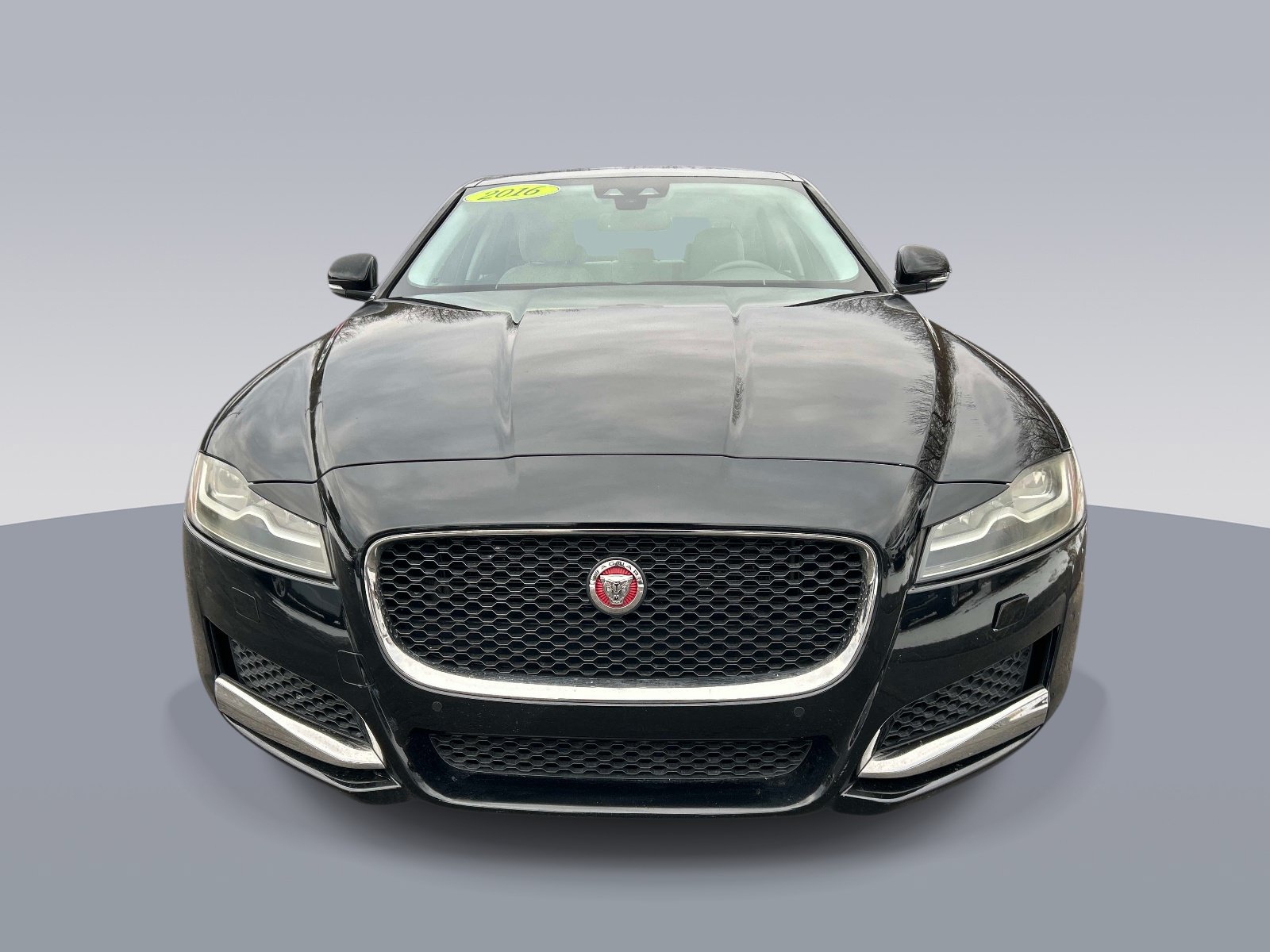 Used 2016 Jaguar XF Prestige RWD image 8