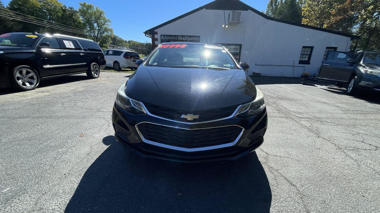 Used 2018 Chevrolet Cruze LT FWD image 14