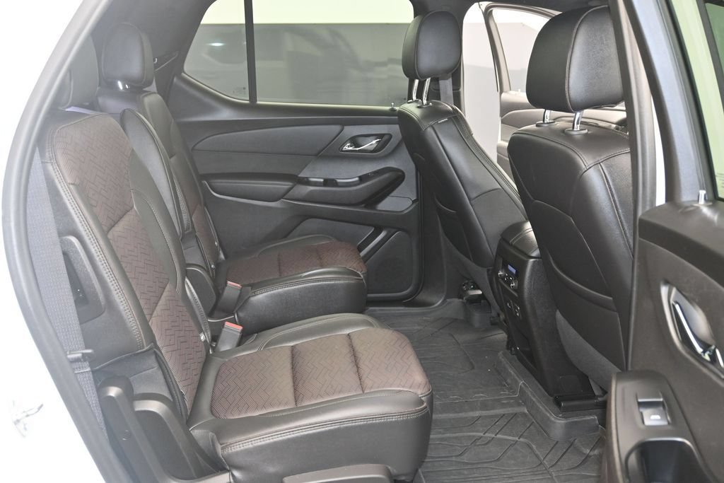 Used 2023 Chevrolet Traverse High Country w/ LPO, Floor Liner Package AWD/4WD image 12