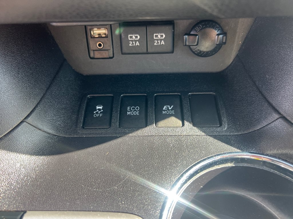 Used 2017 Toyota Highlander Limited AWD/4WD image 38