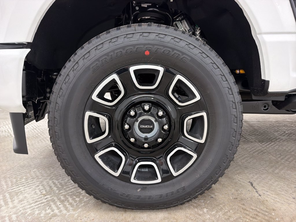 New 2027 Ford F250 Platinum w/ FX4 Off-Road Package AWD/4WD image 11