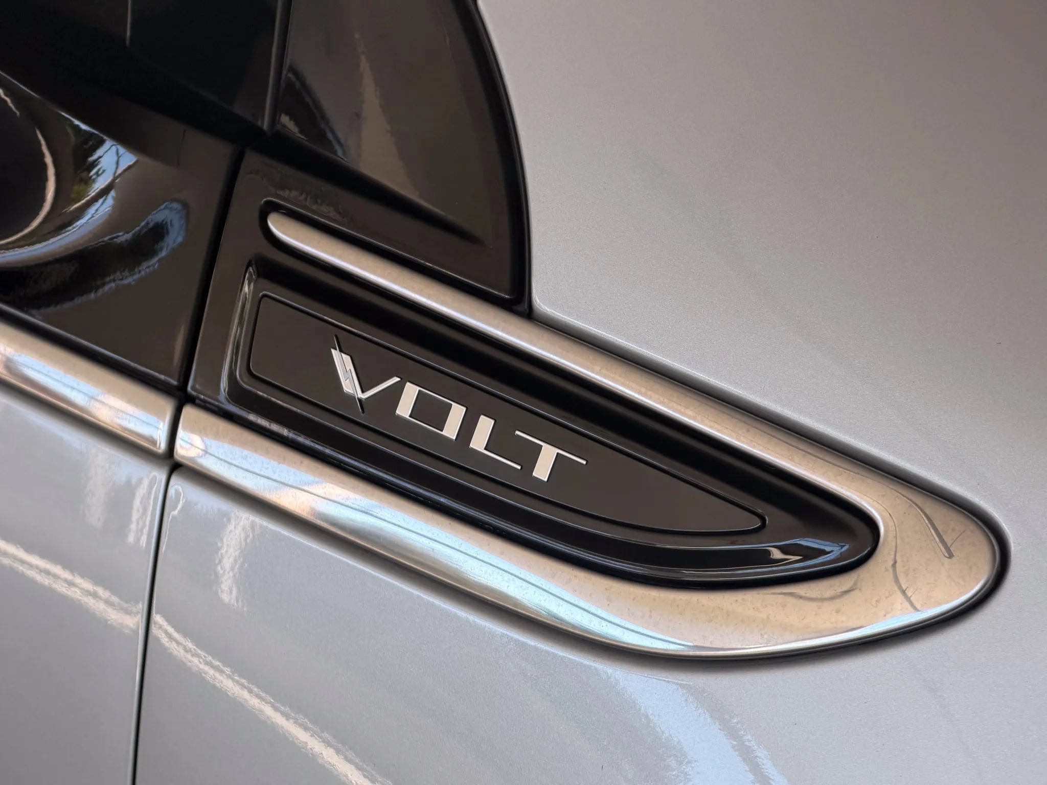 Used 2015 Chevrolet Volt FWD image 11