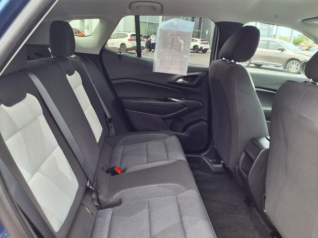 Used 2024 Chevrolet Trax LS w/ LS Convenience Package FWD image 21