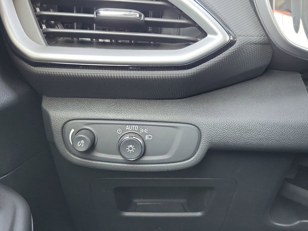 Used 2023 Chevrolet TrailBlazer LS image 14