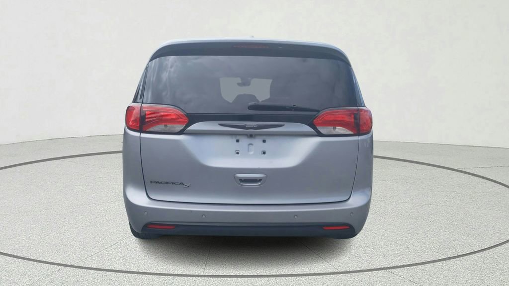 Used 2018 Chrysler Pacifica Touring Plus w/ S Appearance Package image 5