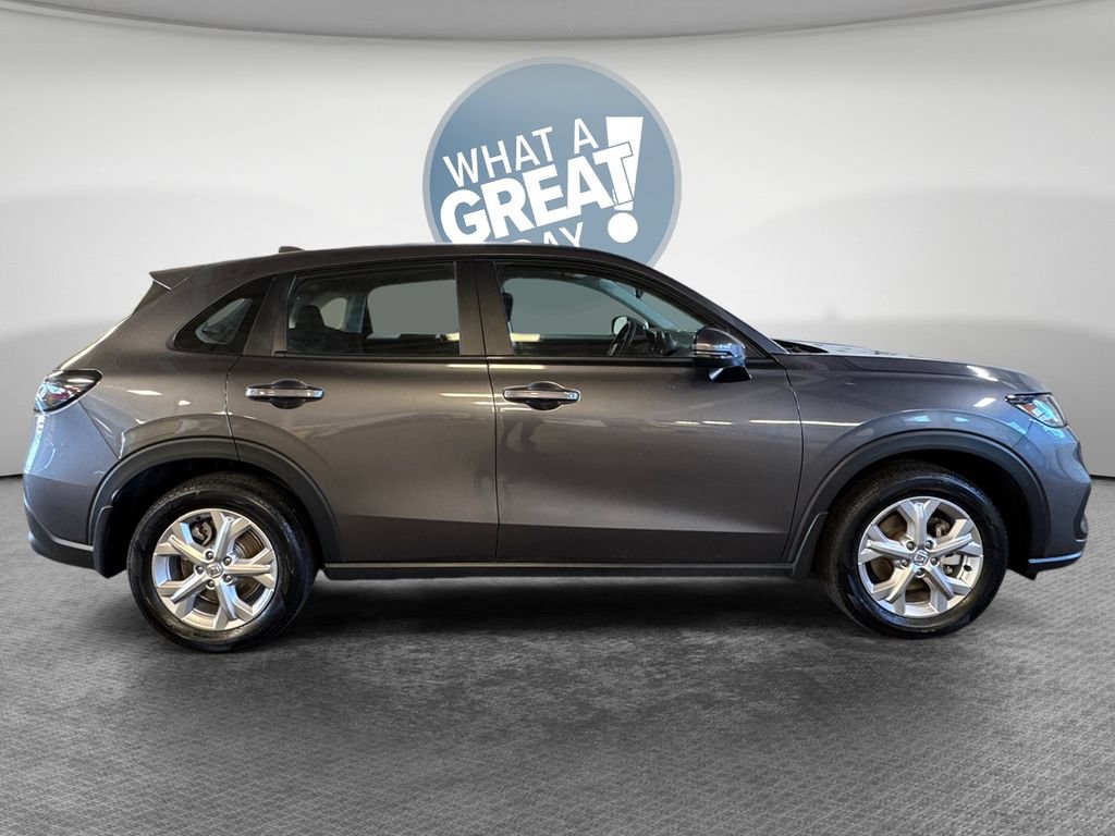 Used 2023 Honda HR-V LX image 2