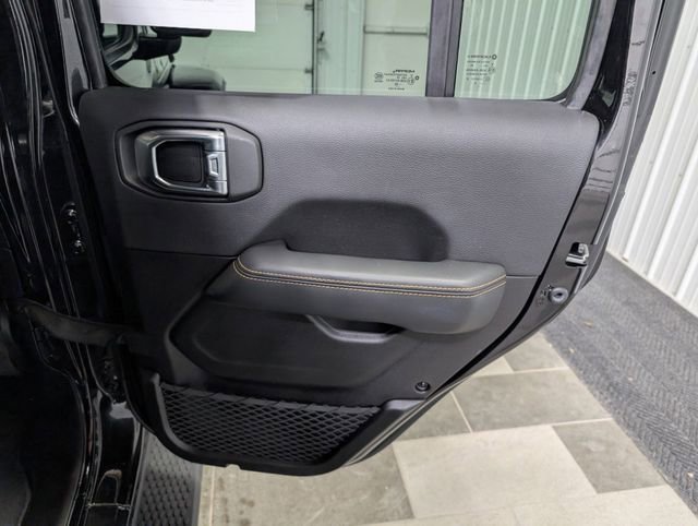 Used 2025 Jeep Wrangler Unlimited Sahara AWD/4WD image 23