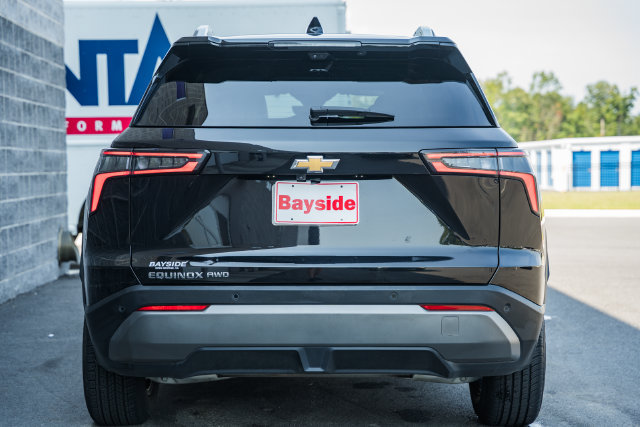 Used 2025 Chevrolet Equinox LT w/ Convenience Package II AWD/4WD image 11